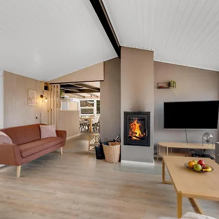 Holiday home With 4 Bedrooms And Large Terrace With Wilderness Bath *