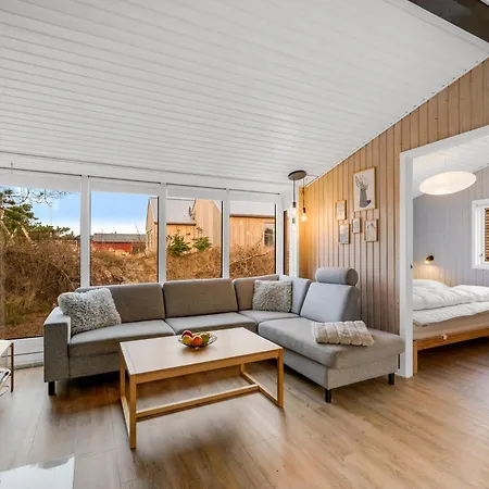 With 4 Bedrooms And Large Terrace With Wilderness Bath Ringkobing