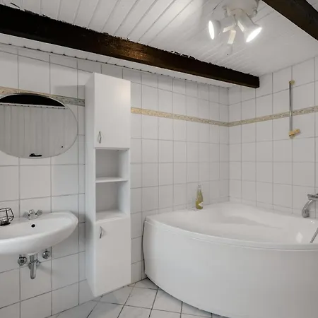 בית נופש With 4 Bedrooms And Large Terrace With Wilderness Bath