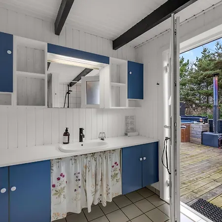 בית נופש With 4 Bedrooms And Large Terrace With Wilderness Bath