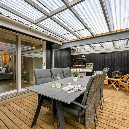 With 4 Bedrooms And Large Terrace With Wilderness Bath Ringkøbing