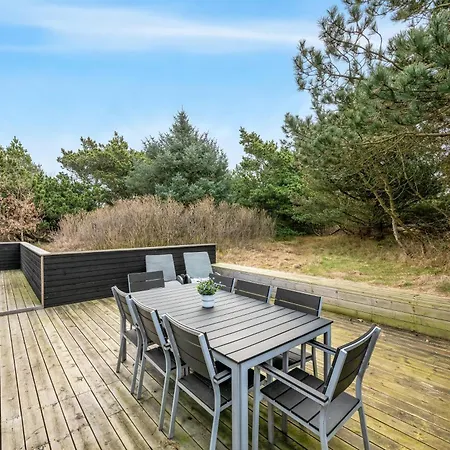 With 4 Bedrooms And Large Terrace With Wilderness Bath Holiday home Ringkobing