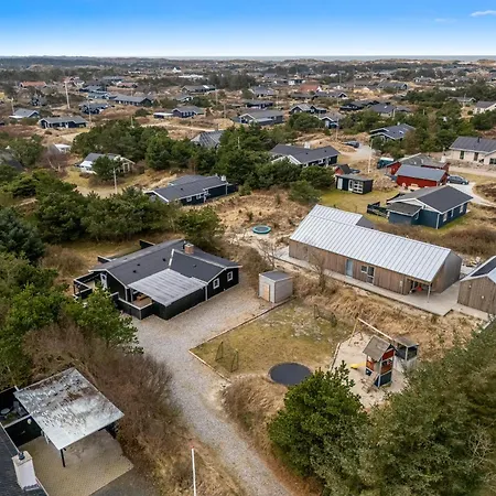 Σπίτι διακοπών With 4 Bedrooms And Large Terrace With Wilderness Bath Ringkøbing